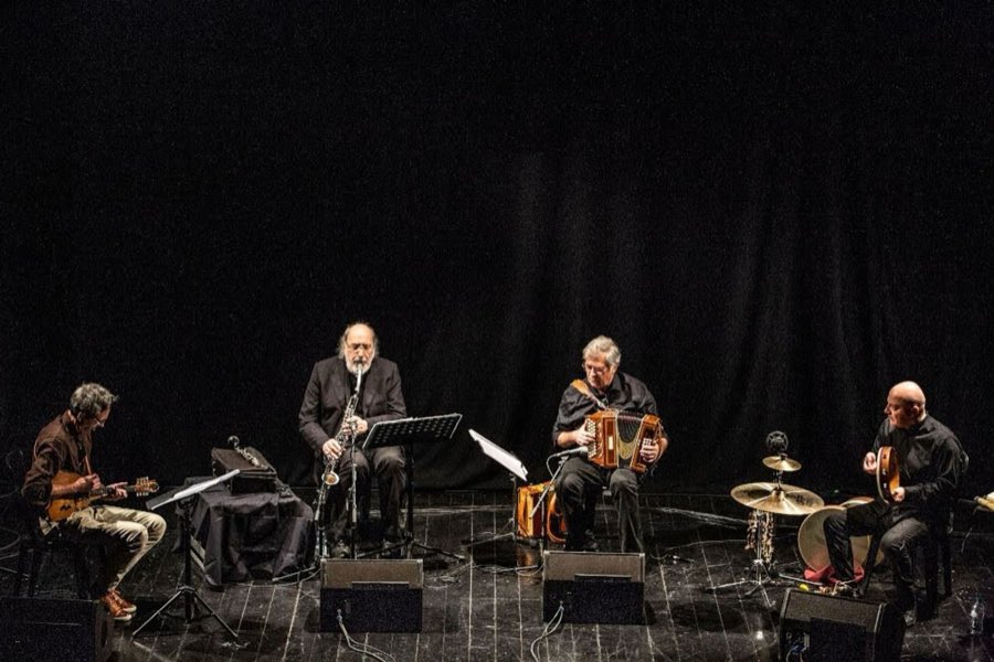 Andrea Piccioni in concerto con un ensemble