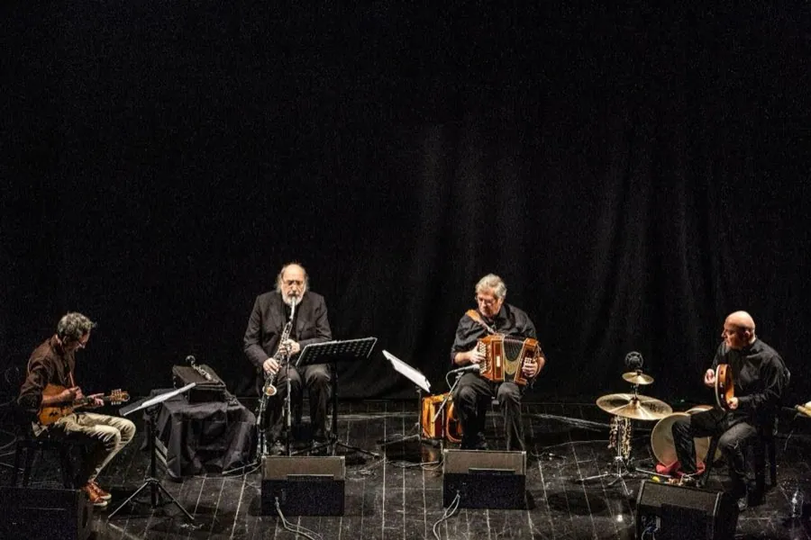 Andrea Piccioni in concert with an ensemble