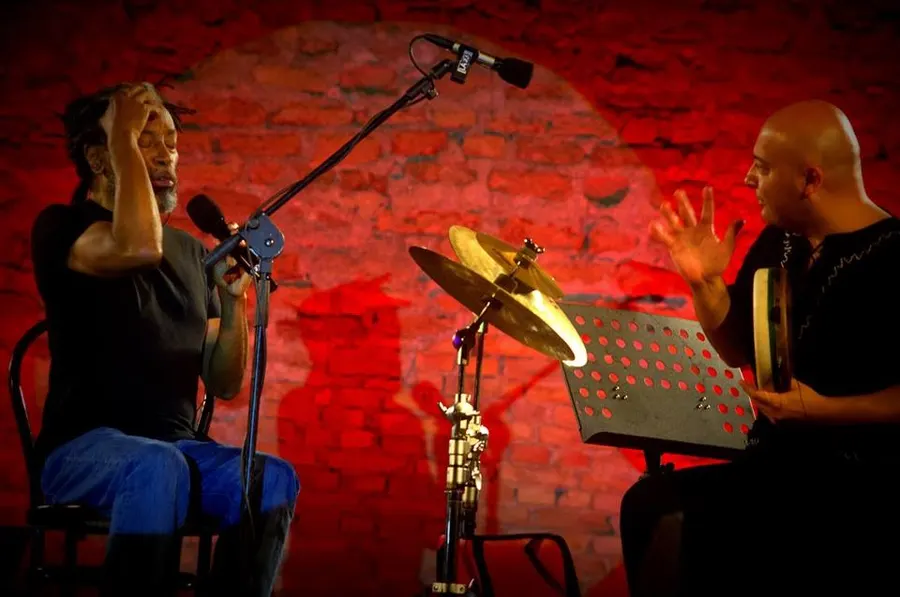 Bobby McFerrin e Andrea Piccioni in duo, voce e tamburello, Festival da Jazz, St. Moritz, 26 luglio 2015