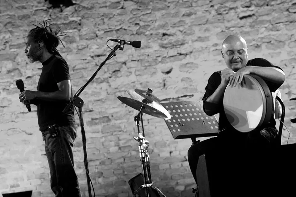 Bobby McFerrin e Andrea Piccioni dal vivo, fotografia in bianco e nero